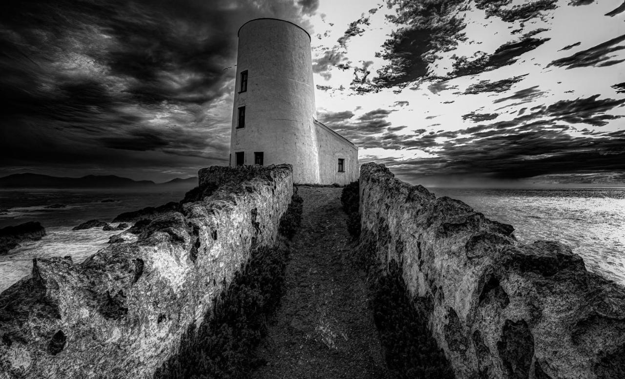 Seren Cottage By The Sea Llangadwaladr  Bagian luar foto